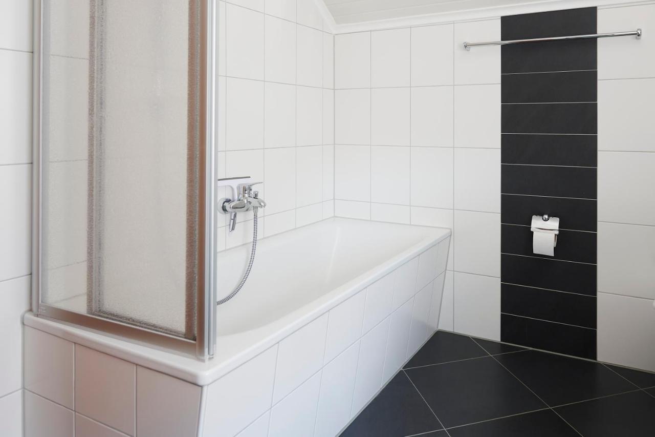 Grosszuegig & Stilvoll Parkplatz ,Ruhige Lage, 5 Personen, Langzeit Apartment Падерборн Екстериор снимка